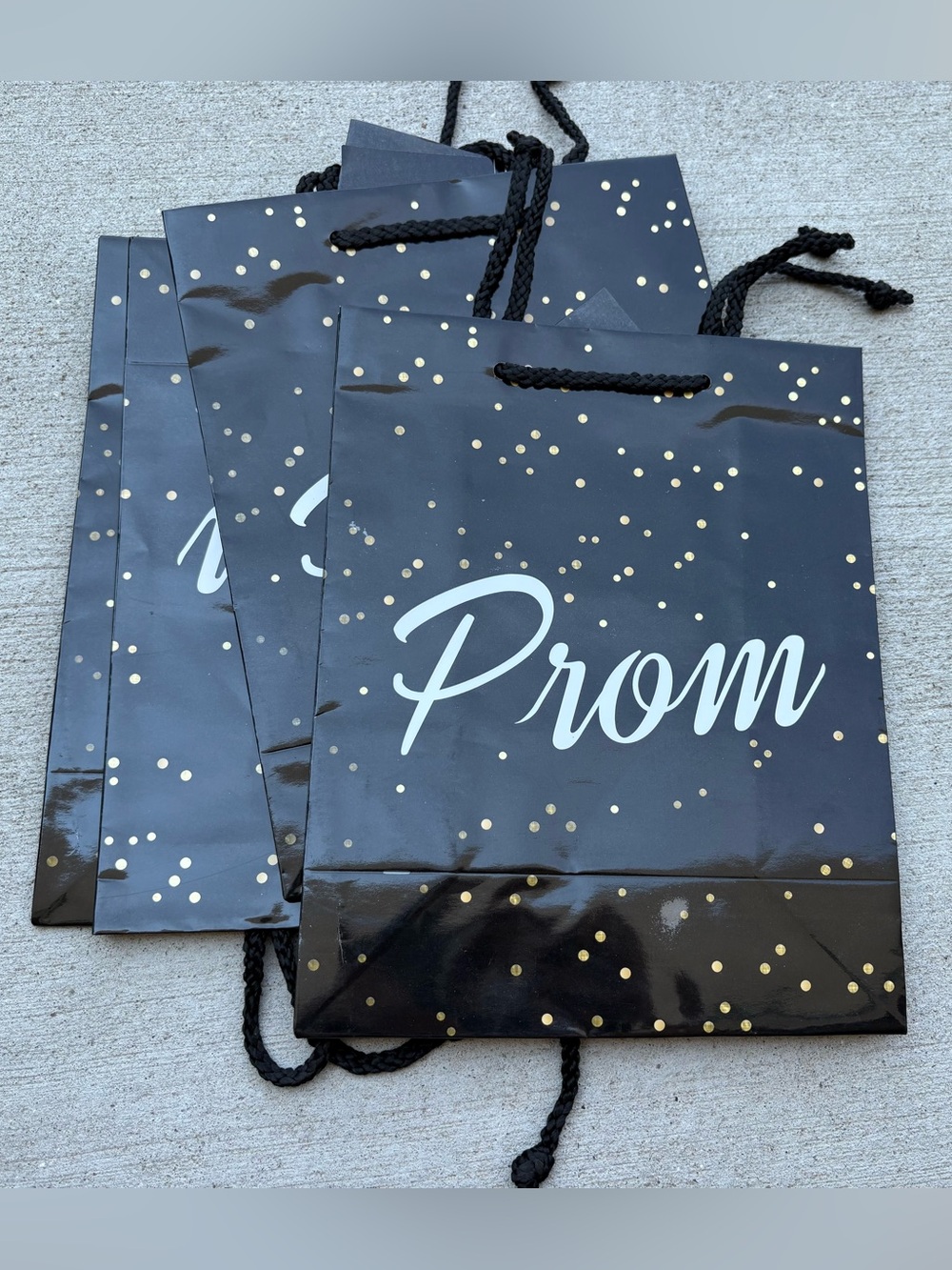 4 POLKA SPOTTED PROM GIFT BAGS